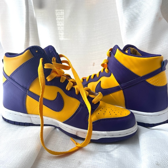 Purple and Gold Nike Dunks | Purple and Yellow Dunks  Size 6 youth or 7.5 W - Picture 1 of 3